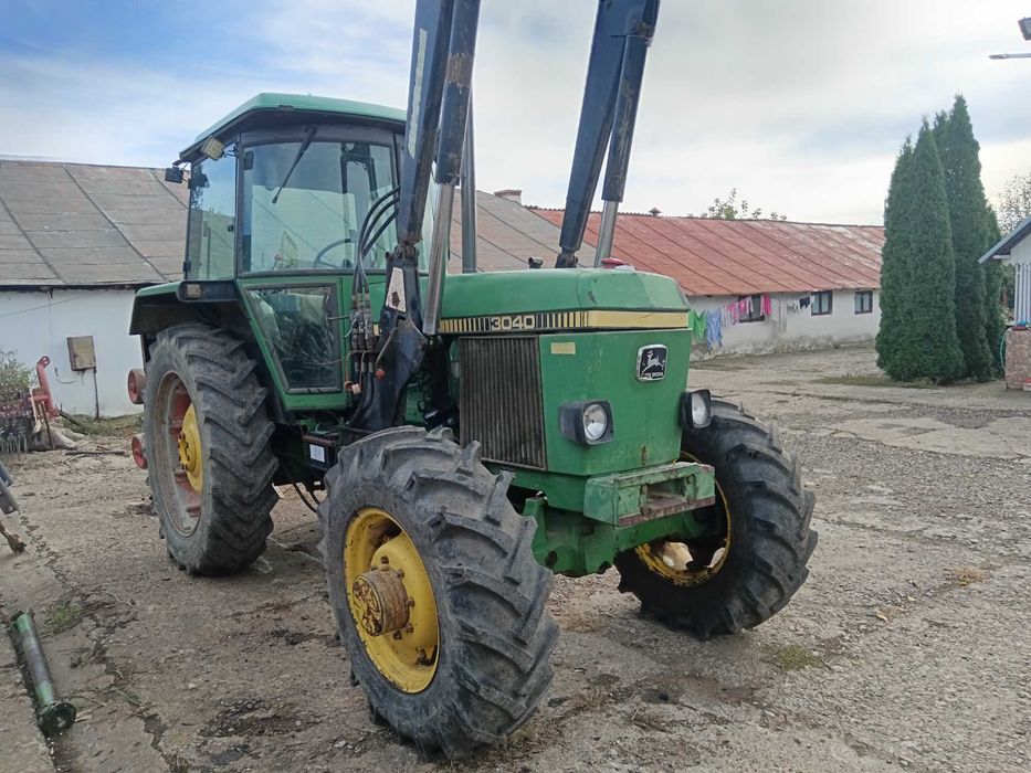 Tractor John Deere 3040 cu incarcator frontal