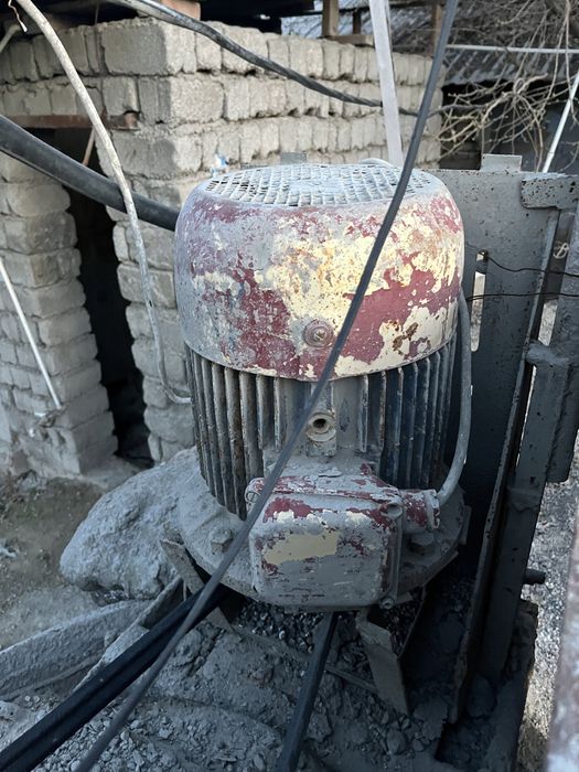 Мешалка (бетономешалка) сотилади