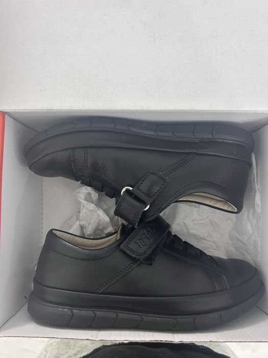 Продам туфельки мальчик