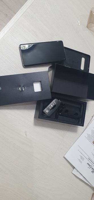 Самсунг        s10