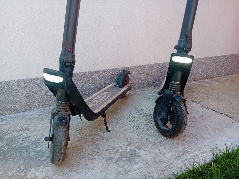 Se vând trotinete electrice