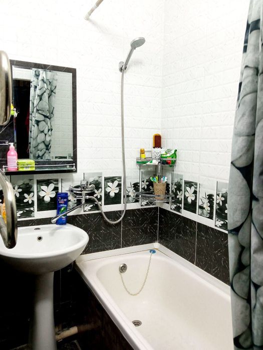 4 xonali xonadon. 17-kichik tumanda joylashgan.