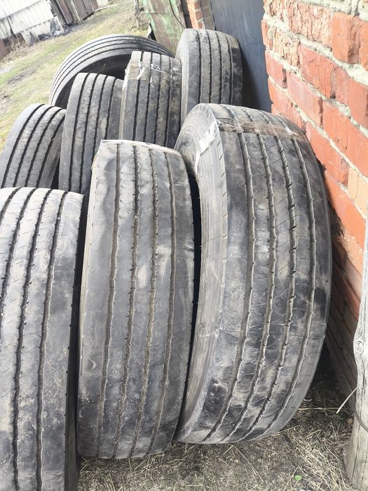 Продам резину на КамАЗ