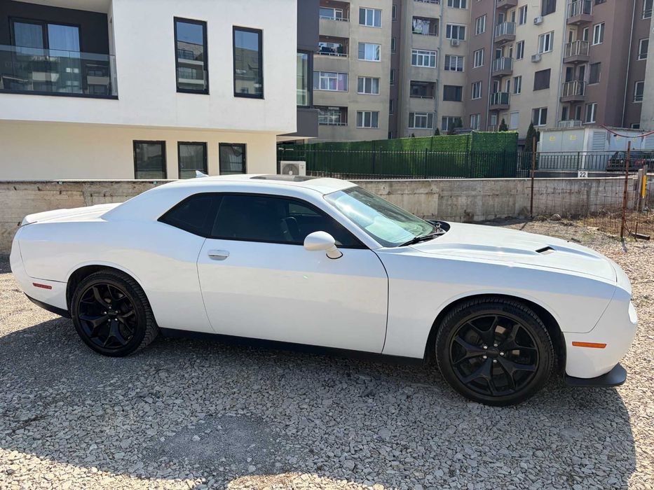 Dodge Challenger SXT Plus 3.6