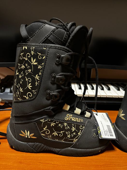 Boots snowboard noi Trans Closeout fete - 37 eu/240 mondo