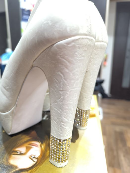 Продам туфельки ! Цена символическая