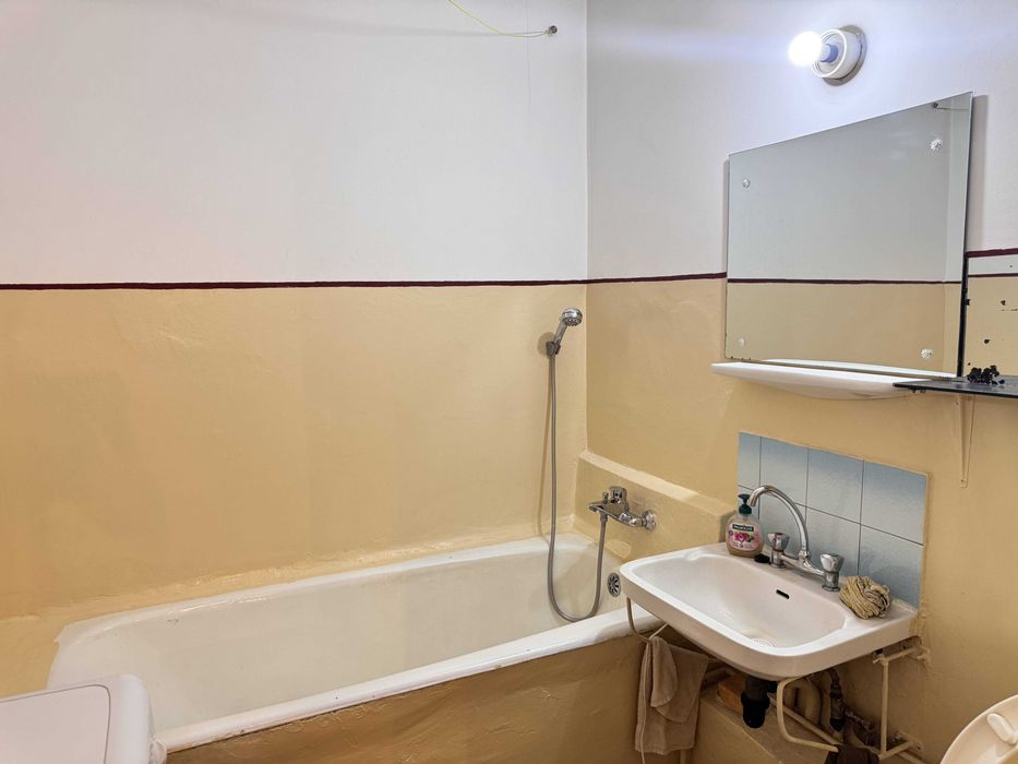 Proprietar. Vând apartament în București, sector 4. Zonă liniștită, bloc civilizat