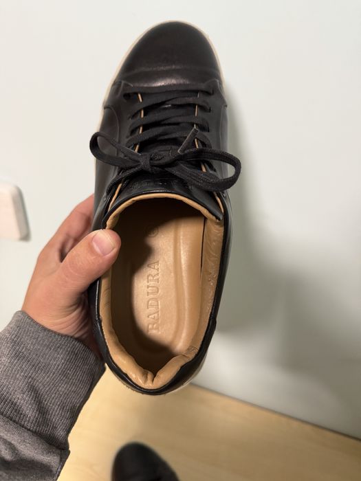 Продавам кожени сникърси Badura