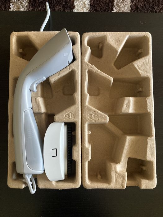 Продавам уред за гладене с пара AEG DELICATE 7000