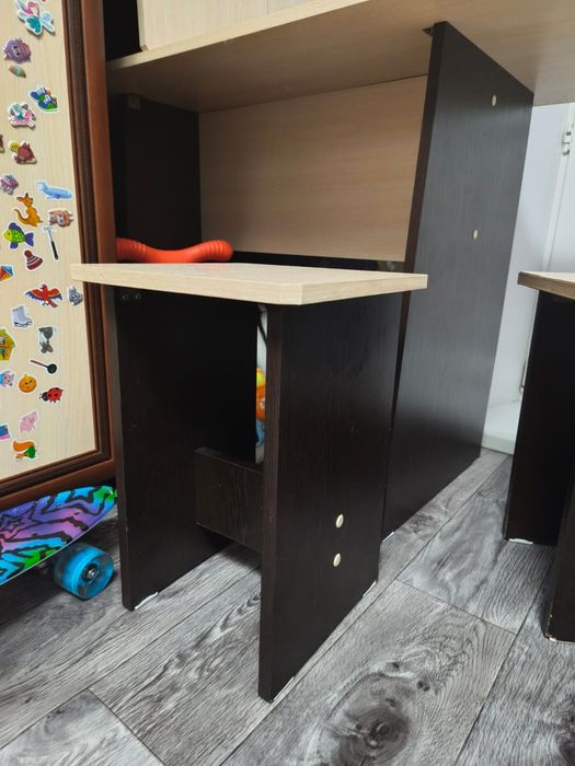 Продам стол и стулья 4 шт.