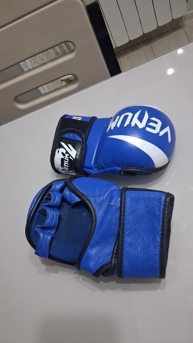 Перчатки для бокса и ММА