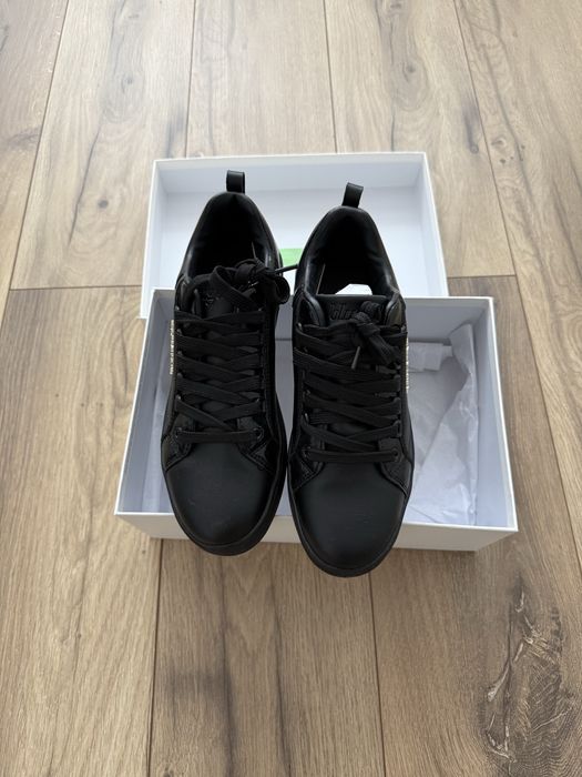 Оригинални обувки BLUGIRL от кожа 39 номер