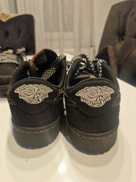 Продавам запазени,почти нови маратонки Nike Air CR7 и  Nike Halloween