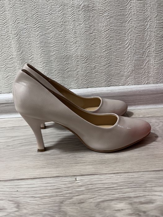 Каблуки новенькие!