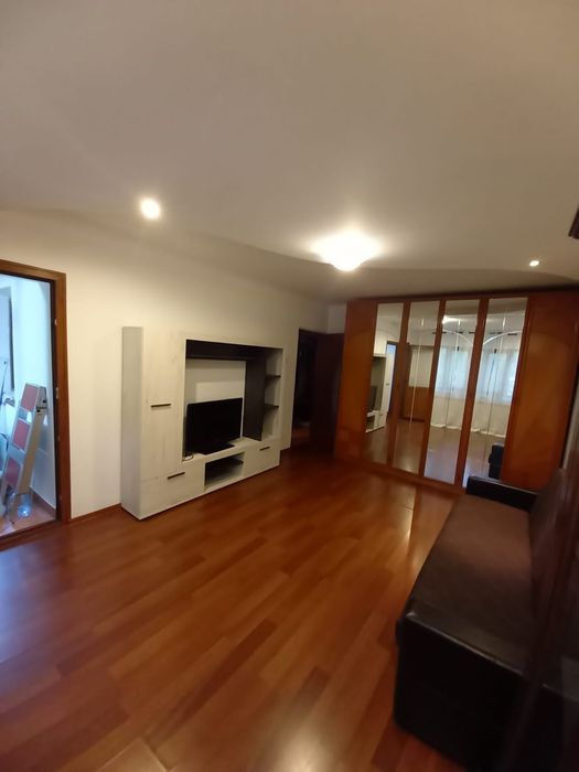 PERSOANĂ FIZICĂ  Închiriez ap. 2 cam,nicolina -prima stație  Podul Ros