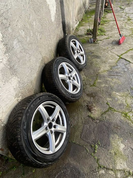 Размер 205 55 16 цола зимни със джанти почти нови цена 550 лв