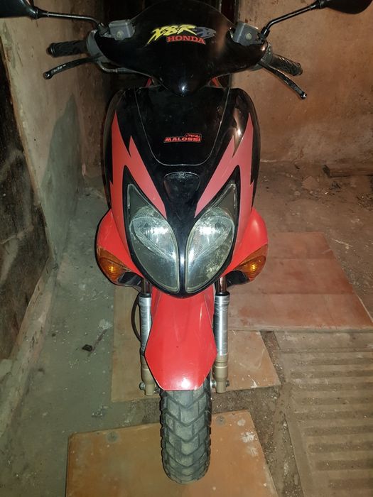 Скутер Honda x8r-x