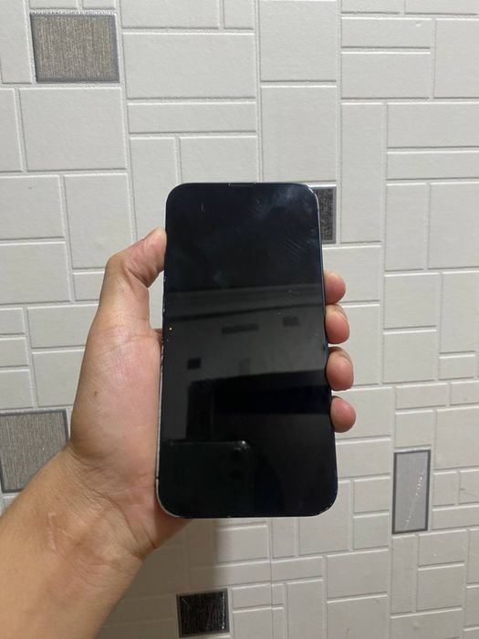 Продается айфон 13