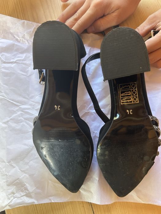 Papuci negri cu toc Stare buna!