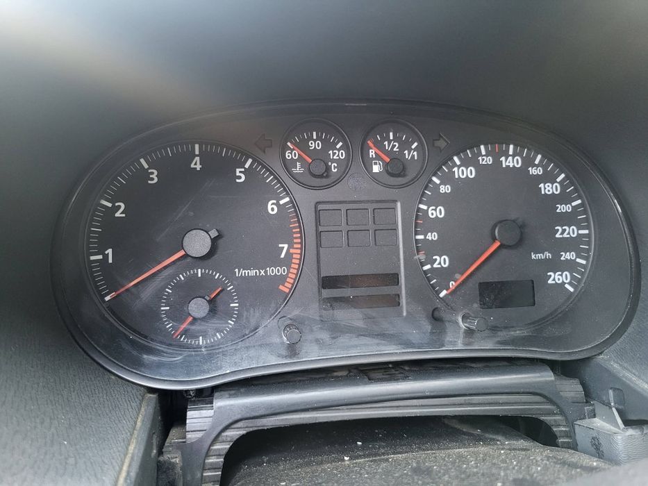 Audi a3 1.8 125k.c 8l