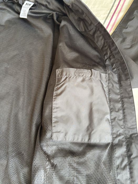 Дамска ветровка на Helly Hansen