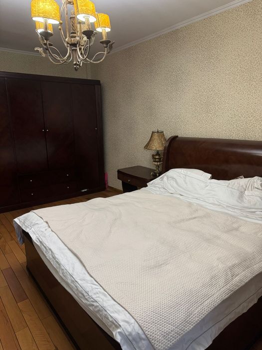 Продам спальный гарнитур