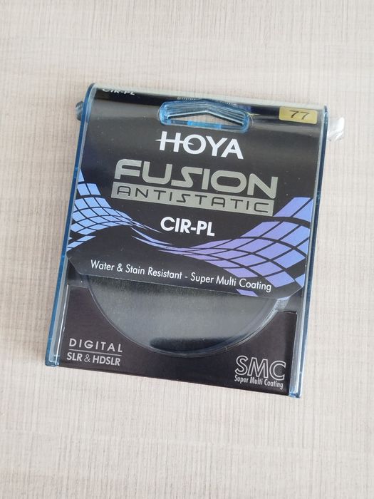 ПРОДАВАМ фото филтър HOYA  CIR-PL 77mm, и ZEISS UV 77mm,