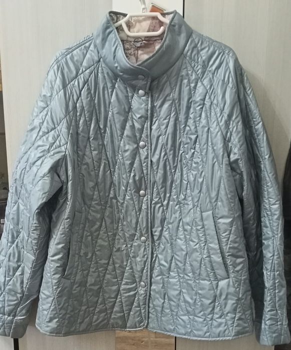 Продам женскую куртку
