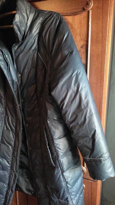 Женская куртка (Размер 62).