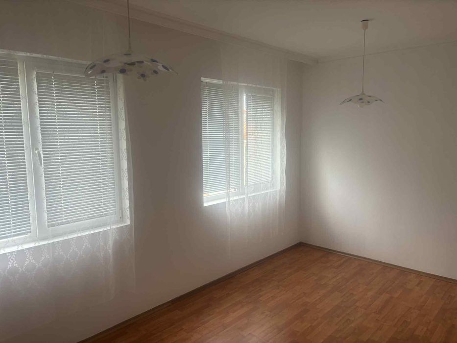 Дава се под наем Тристаен апартамент в Асеновград - 90 кв.м за 306 € - Снимка #3