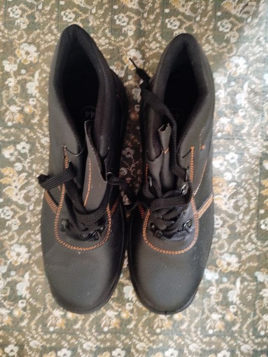 Мъжки работни обувки 44 номер