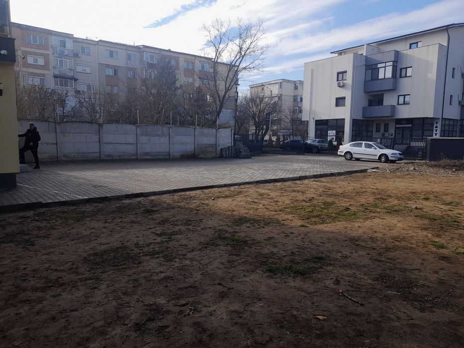 Închiriem Spațiu Et.1,240 m.p.. Zona Amaradia