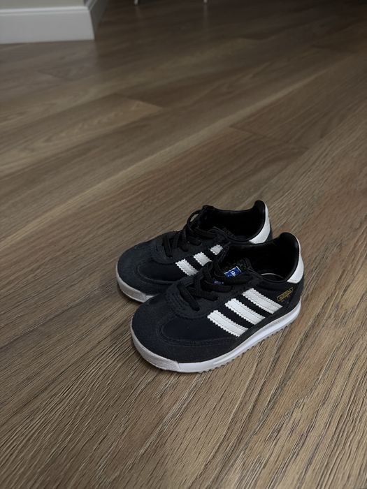 Детские кроссовки Adidas