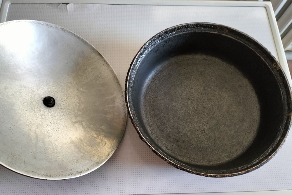 Продам сковороду чугунную