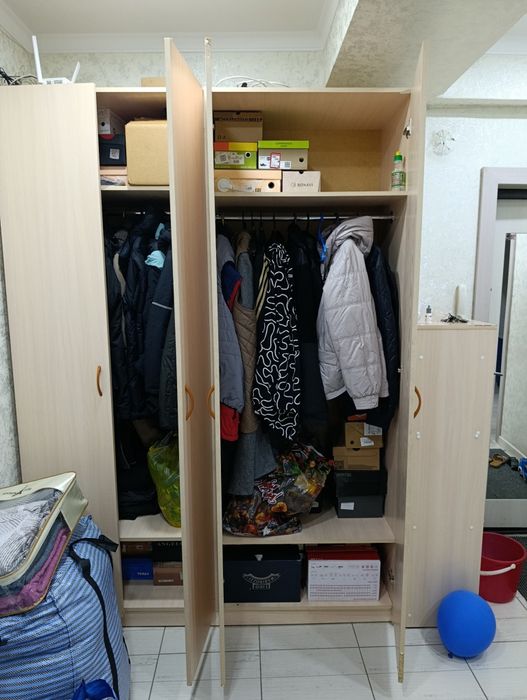 Продам шкаф в комплекте с обувницей