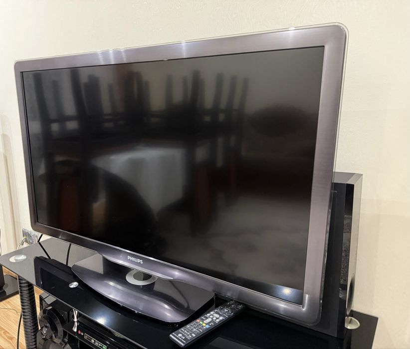 Продам телевизор Philips + Blu-ray/DVD-плеер LG