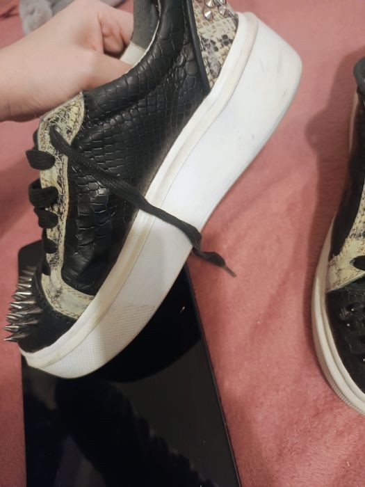 Adidasi sarbu  nr 40