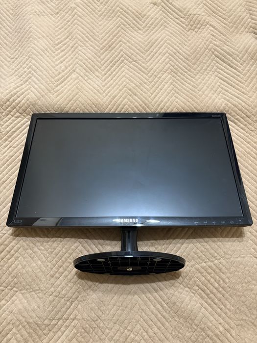 Монитор Samsung S22D300HY