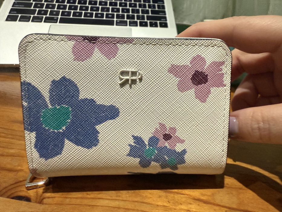 Дамско портмоне Parfois – компактно, флорален десен