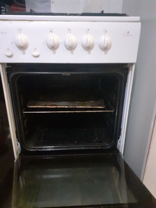 Продам газ плиту