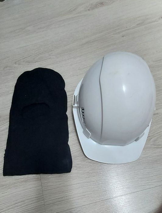 Продам каску с подшлемником