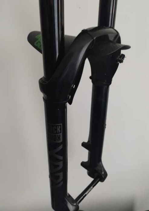 Vând Furcă RockShox Yari RC 27.5 160 mm