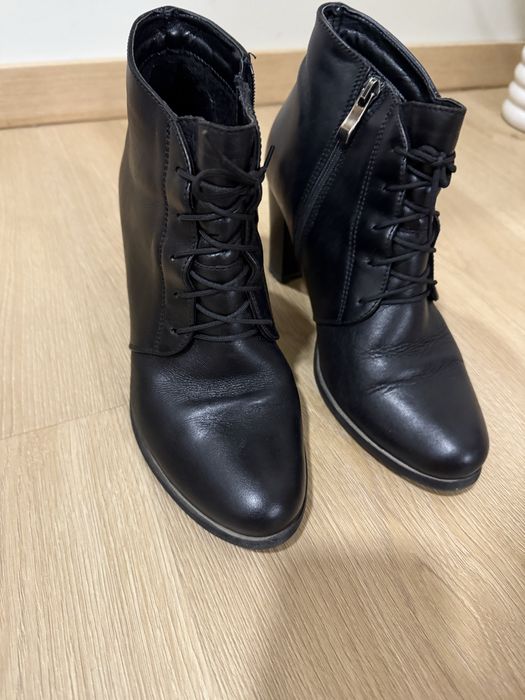 Дамски боти с ток