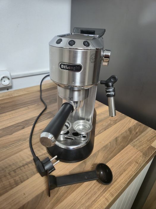 Espressor DeLonghi Dedica EC685 Inox – Stare foarte bună, complet echipat