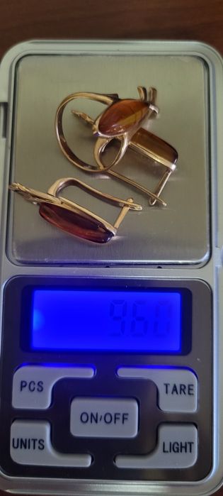 Комплект с янтарем