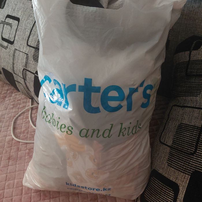 Продам пакет вещей на новорождённого