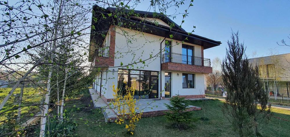 Vila duplex  - complet mobilata și utilata