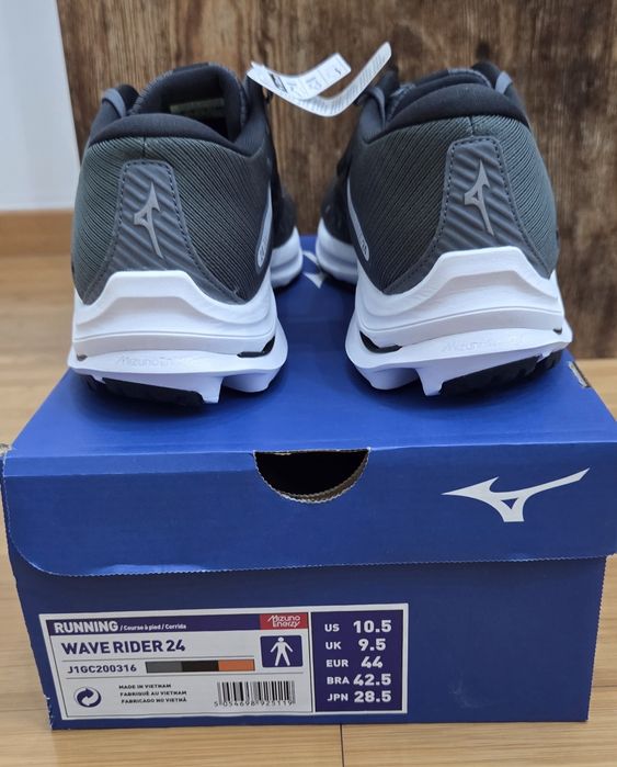 Adidași Mizuno Originali