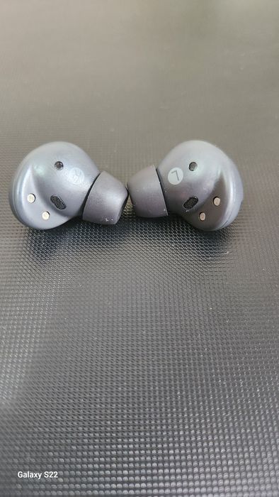 Продаются наушники без кейса