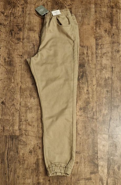 Pantaloni joggers
